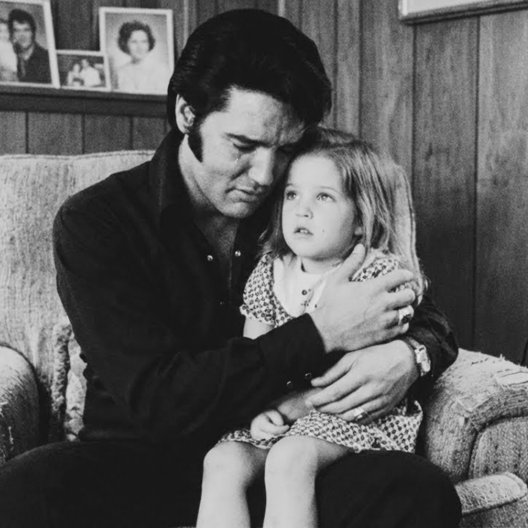 Elvis Sang to His Daughter After Divorce — His Voice Cracked — She Asked “Why Are You Crying?”