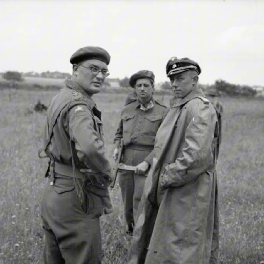 What Patton’s Men Did When the Arrogant Camp Commander Demanded a Salute D