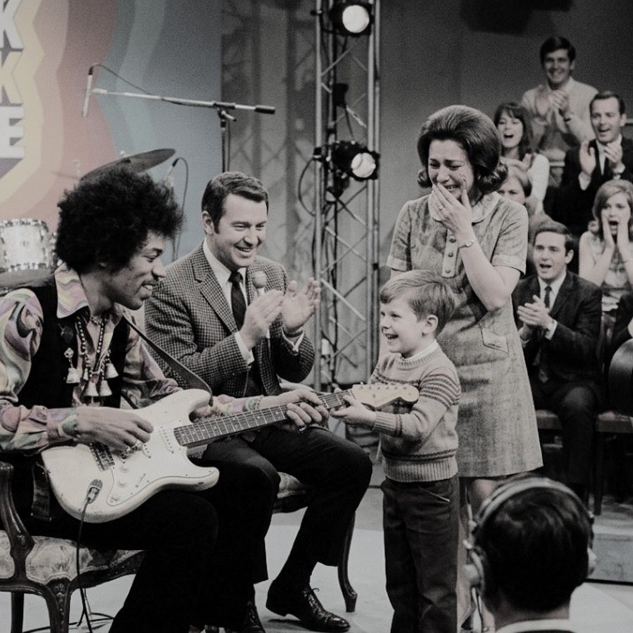 Jimi Hendrix Gave His Own Guitar to a Dying Kid on Live TV — What Happened Next Made 40 Million CRY D