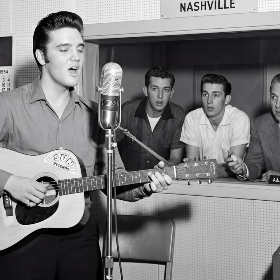 Producer Gave Elvis 30 SECONDS to Impress Him – ‘I’ve Heard 200 Singers, You’re Just Another Kid’ D