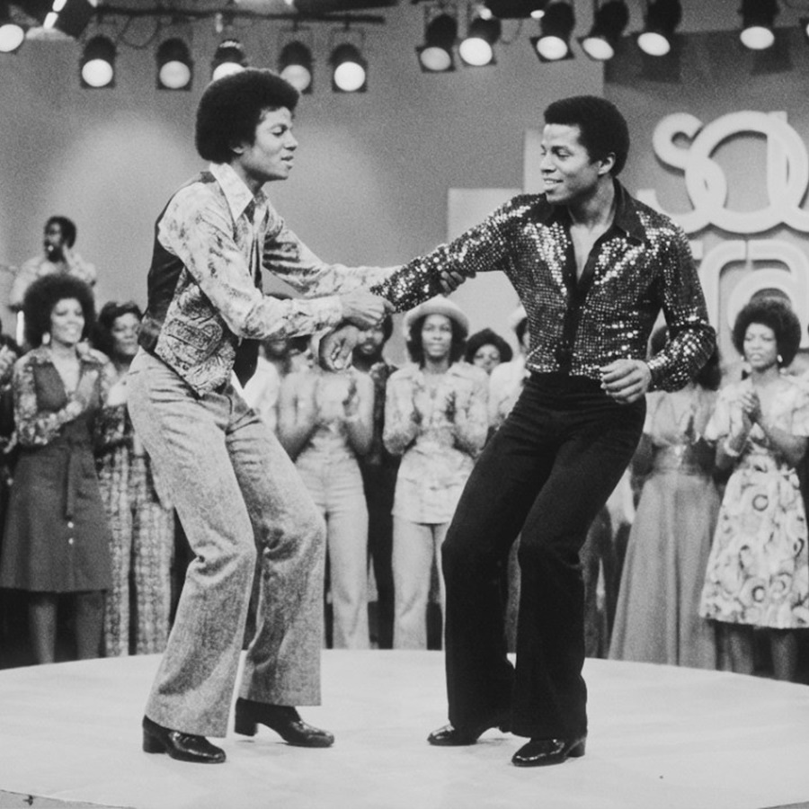 Michael Jackson Had 2 Seconds to Save His Brother on Live TV… What He Did Was Pure Genius D