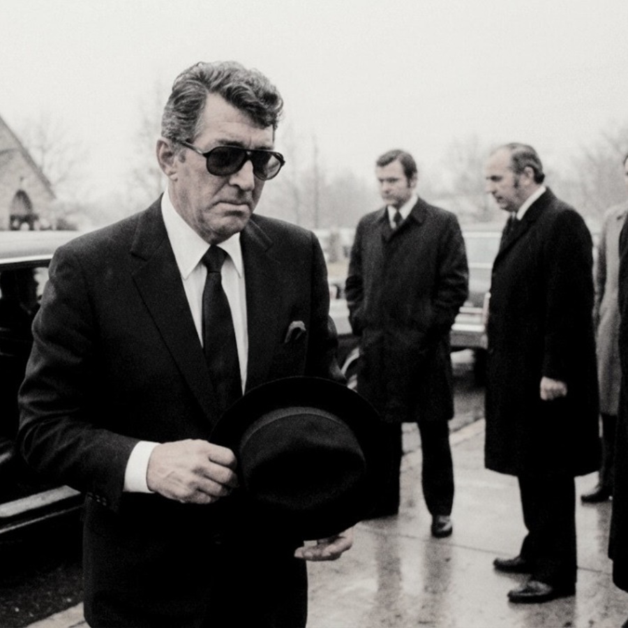 Dean Martin CRASHED a stranger’s funeral in 1977 — nobody knew WHY for 30 years D