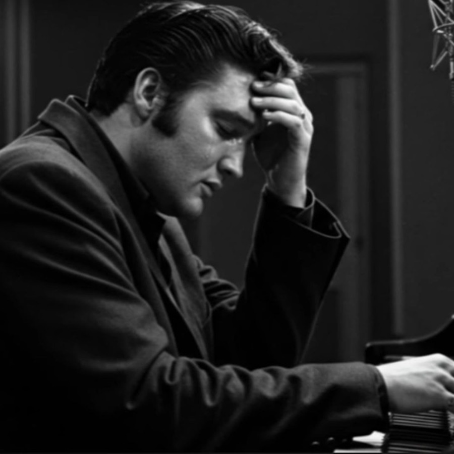 Elvis Presley – The King’s Last Night D