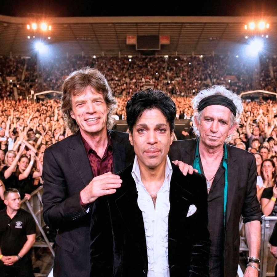 Prince Was TERRIFIED to Perform — What Mick Jagger Did Next Made 75,000 People Cry D