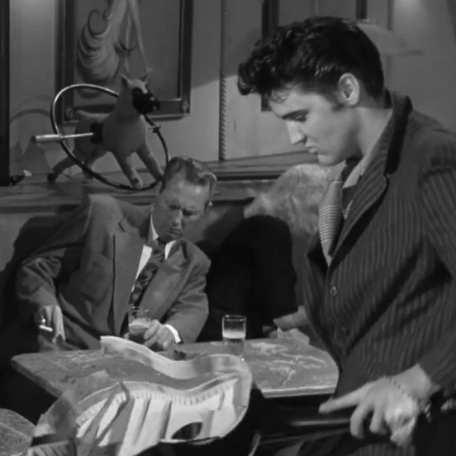 “Elvis Walked Into a Segregated Restaurant in 1956″His Bold Move Sent Shockwaves Through Mississippi D