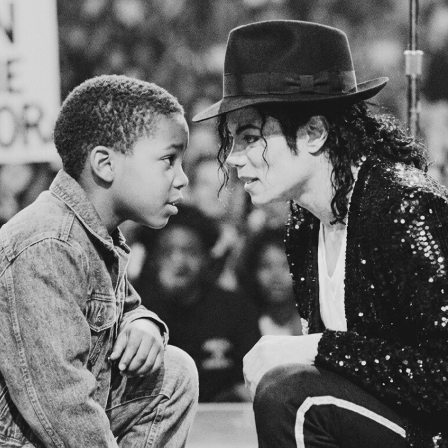 Michael Jackson STOPPED Concert for 72,000 People—”Someone Outside Needs to Hear This” Then THIS D