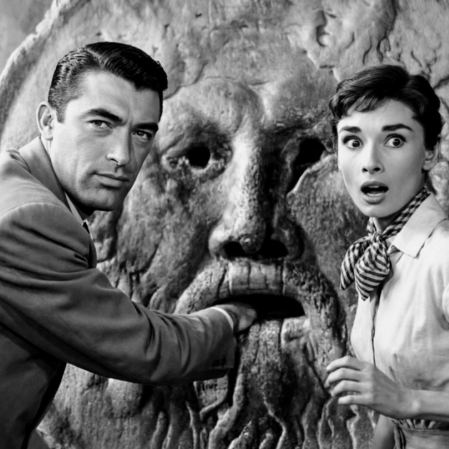 AUDREY HEPBURN’S BOCCA DELLA VERITÀ SCENE WASN’T ACTING — GREGORY PECK DID IT ON PURPOSE