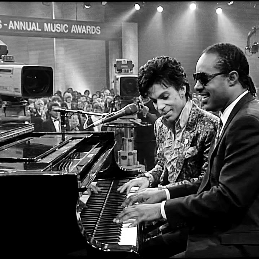 Stevie Wonder CHALLENGED Prince to Piano Duel on Live TV — 3 Minutes Later He Called Him ‘MASTER’