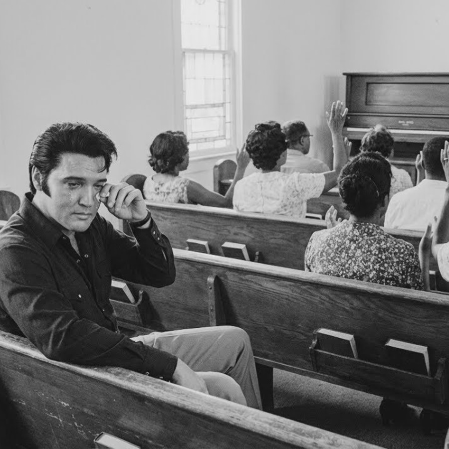 Church Singer Made Elvis CRY — He Waited 2 Hours Just to Say 7 Words D